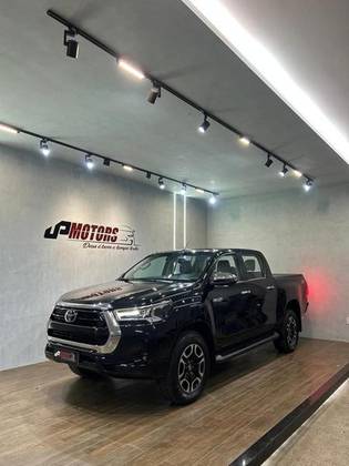 TOYOTA HILUX 2.8 D-4D TURBO DIESEL CD SRX 4X4 AUTOMÁTICO